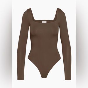 Babaton Contour Squareneck Longsleeve Bodysuit, Coffee Bean